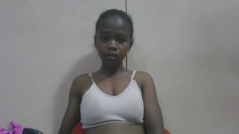 Snapshot of flora48230522373 chatting on April 21, 2:15 am flora48230522373 online show from April 21, 2:15 am