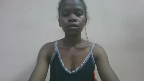 Snapshot of flora48230522373 chatting on April 23, 3:30 am flora48230522373 online show from April 23, 3:30 am