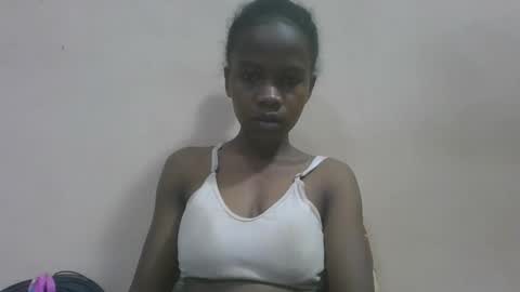 Snapshot of flora48230522373 chatting on April 28, 2:27 am flora48230522373 online show from April 28, 2:27 am