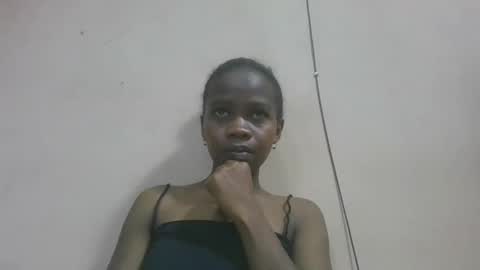 Snapshot of flora48230522373 chatting on May 6, 7:41 pm flora48230522373 online show from May 6, 7:41 pm