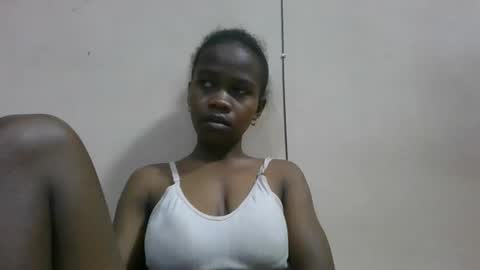 Snapshot of flora48230522373 chatting on May 9, 3:17 pm flora48230522373 online show from May 9, 3:17 pm