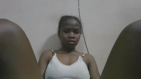 Snapshot of flora48230522373 chatting on May 11, 2:45 pm flora48230522373 online show from May 11, 2:45 pm
