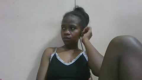 Snapshot of flora48230522373 chatting on May 13, 8:06 pm flora48230522373 online show from May 13, 8:06 pm