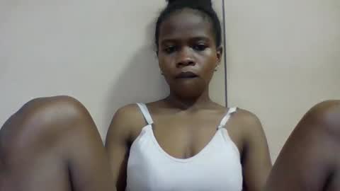 Snapshot of flora48230522373 chatting on May 23, 8:24 pm flora48230522373 online show from May 23, 8:24 pm