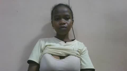 Snapshot of flora48230522373 chatting on May 29, 2:31 am flora48230522373 online show from May 29, 2:31 am