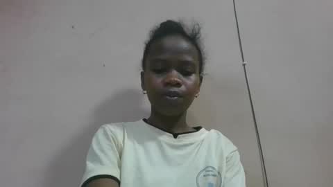 Snapshot of flora48230522373 chatting on June 4, 3:01 am flora48230522373 online show from June 4, 3:01 am