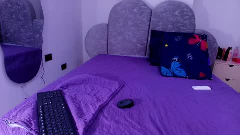 Snapshot of flordecayena_ chatting on May 27, 3:03 am Flordecayena online show from May 27, 3:03 am