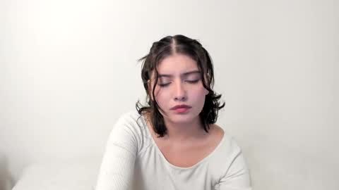 Snapshot of flordejamaica chatting on November 8, 12:00 am Tell me My Love online show from November 8, 12:00 am