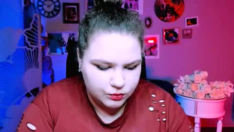 florenceanderson_ online show from March 12, 8:53 am