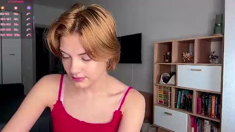 Snapshot of florenceheatly chatting on July 29, 10:02 am Flora online show from July 29, 10:02 am
