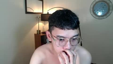 Snapshot of floriankeirxx_ chatting on October 2, 1:12 am floriankeirxx_ online show from October 2, 1:12 am