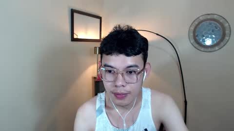 Snapshot of floriankeirxx_ chatting on October 14, 5:52 am floriankeirxx_ online show from October 14, 5:52 am