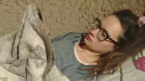 Snapshot of flowercandydoll chatting on December 7, 7:10 pm say meow and send tip online show from December 7, 7:10 pm