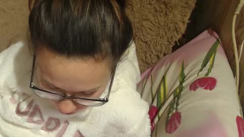 Snapshot of flowercandydoll chatting on December 17, 1:16 pm say meow and send tip online show from December 17, 1:16 pm