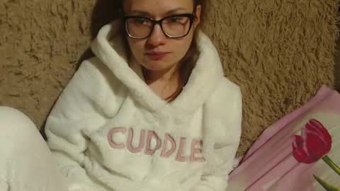 Snapshot of flowercandydoll chatting on December 23, 7:20 pm say meow and send tip online show from December 23, 7:20 pm