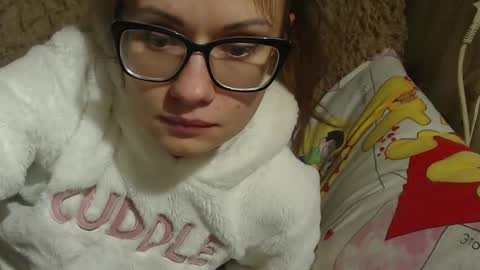 Snapshot of flowercandydoll chatting on December 27, 4:10 pm say meow and send tip online show from December 27, 4:10 pm