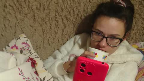 Snapshot of flowercandydoll chatting on February 8, 10:08 pm say meow and send tip online show from February 8, 10:08 pm