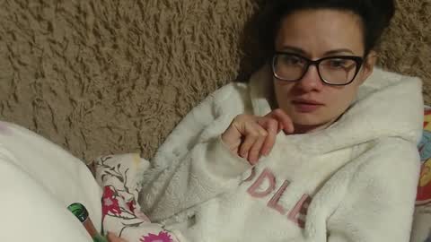 Snapshot of flowercandydoll chatting on February 15, 11:03 pm say meow and send tip online show from February 15, 11:03 pm