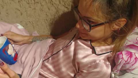 Snapshot of flowercandydoll chatting on September 9, 11:15 pm say meow and send tip online show from September 9, 11:15 pm