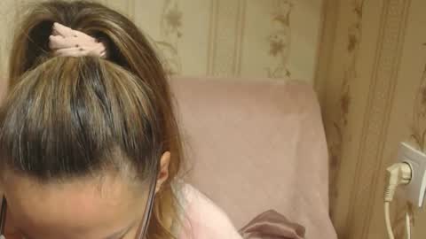 Snapshot of flowercandydoll chatting on October 18, 9:10 am say meow and send tip online show from October 18, 9:10 am