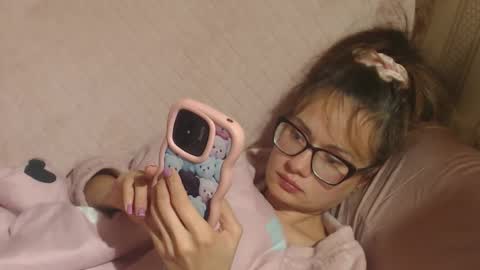 Snapshot of flowercandydoll chatting on October 26, 10:47 pm say meow and send tip online show from October 26, 10:47 pm