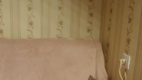 Snapshot of flowercandydoll chatting on November 9, 11:30 am say meow and send tip online show from November 9, 11:30 am