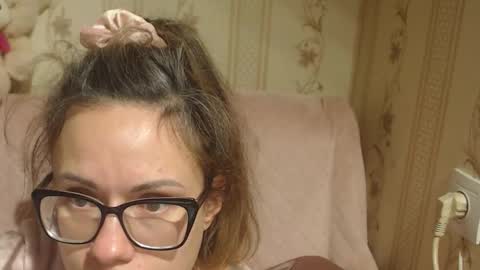 Snapshot of flowercandydoll chatting on November 13, 4:39 pm say meow and send tip online show from November 13, 4:39 pm