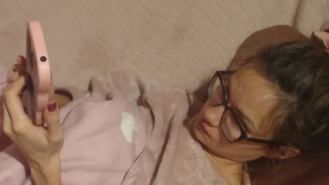 Snapshot of flowercandydoll chatting on November 21, 1:37 am say meow and send tip online show from November 21, 1:37 am