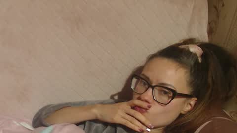 Snapshot of flowercandydoll chatting on November 23, 6:52 pm say meow and send tip online show from November 23, 6:52 pm