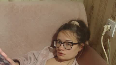 Snapshot of flowercandydoll chatting on December 16, 4:34 pm say meow and send tip online show from December 16, 4:34 pm