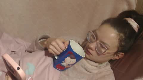 say meow and send tip  online show from March 2, 7:43 pm