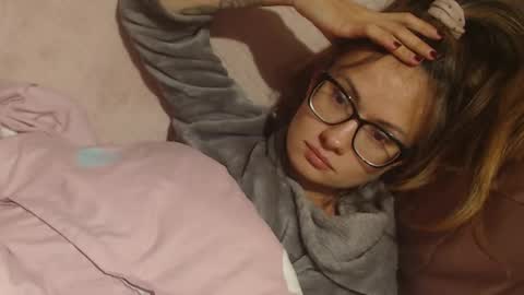 say meow and send tip  online show from October 1, 11:16 am