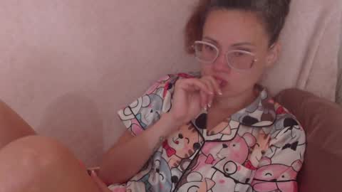 say meow and send tip  online show from May 24, 7:46 am