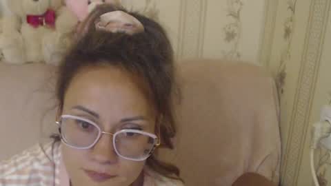 say meow and send tip  online show from June 1, 12:18 pm