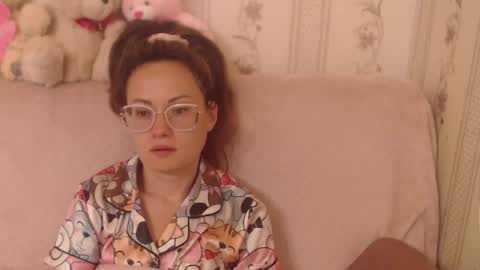 say meow and send tip  online show from June 8, 8:58 am