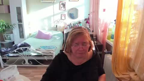 Flowerlower online show from May 2, 3:17 pm