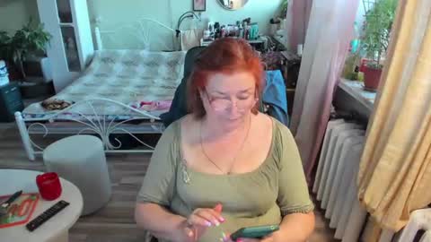 Snapshot of flowerlover8 chatting on June 22, 6:38 pm Flowerlower online show from June 22, 6:38 pm