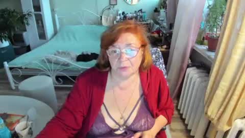 Snapshot of flowerlover8 chatting on June 25, 6:56 pm Flowerlower online show from June 25, 6:56 pm