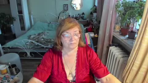 Snapshot of flowerlover8 chatting on July 18, 1:10 am Flowerlower online show from July 18, 1:10 am