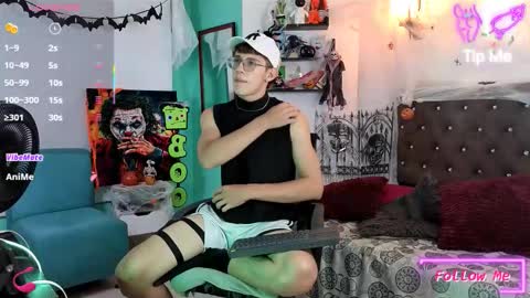 Snapshot of flowers109 chatting on October 25, 10:48 pm flowers109 online show from October 25, 10:48 pm