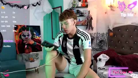 Snapshot of flowers109 chatting on November 3, 11:04 pm flowers109 online show from November 3, 11:04 pm