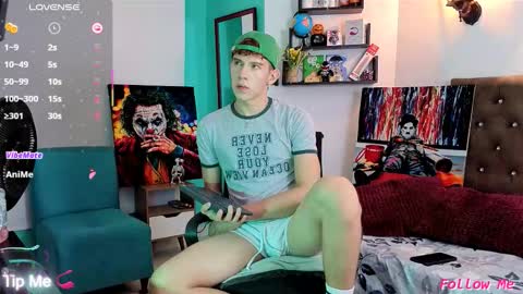 Snapshot of flowers109 chatting on November 26, 11:28 pm flowers109 online show from November 26, 11:28 pm