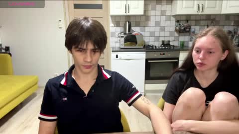 flowerscouple online show from May 2, 10:15 pm