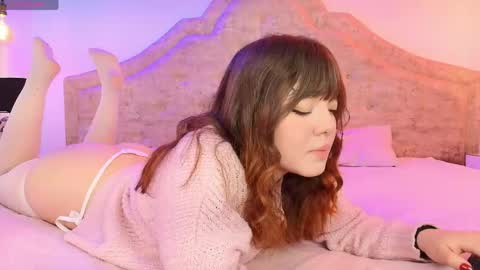 Snapshot of fluffy_bubble21 chatting on May 6, 4:52 am FLUFFY BUBBLE online show from May 6, 4:52 am