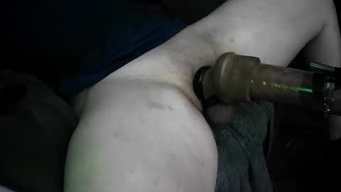 Snapshot of fluffyopillow chatting on October 24, 8:11 am fluffyopillow online show from October 24, 8:11 am