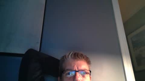 Snapshot of fluidconscience chatting on December 6, 4:03 am FluidConscience online show from December 6, 4:03 am