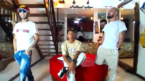 Snapshot of flyckers chatting on December 30, 6:38 pm flyckers online show from December 30, 6:38 pm