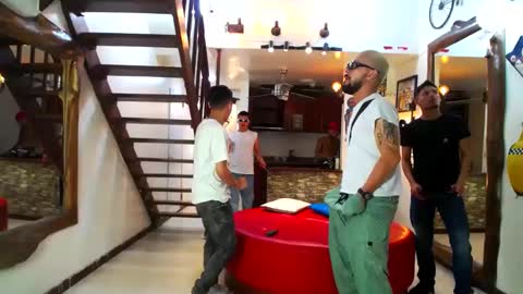 Snapshot of flyckers chatting on January 12, 1:32 am flyckers online show from January 12, 1:32 am