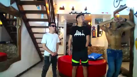 Snapshot of flyckers chatting on January 12, 11:15 pm flyckers online show from January 12, 11:15 pm