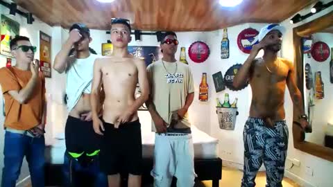 Snapshot of flyckers chatting on January 18, 2:03 am flyckers online show from January 18, 2:03 am